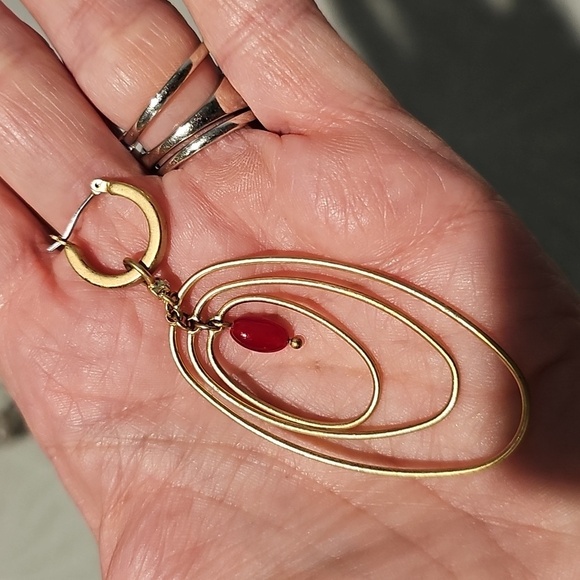 Elegant Gold and Red Jewelry Set - Picture 2 of 3